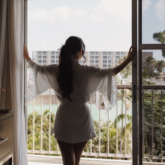 12th Tribe White Lace Bridal Robe & Lulus Jumpsuit Pajama Set - Picture 2 of 9